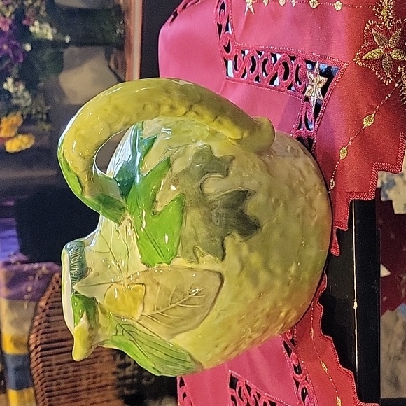 Majolica style Green leaf Pitcher,EUC - Picture 6 of 6